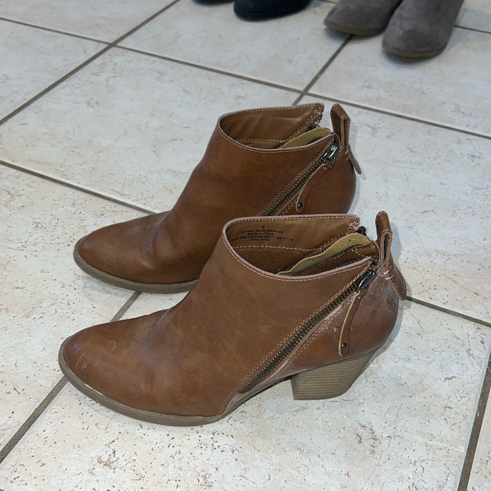 Dolce Vita Camila ankle bootie
